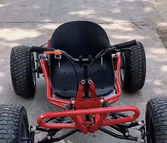 Foto do kart no quintal - Pedro L.